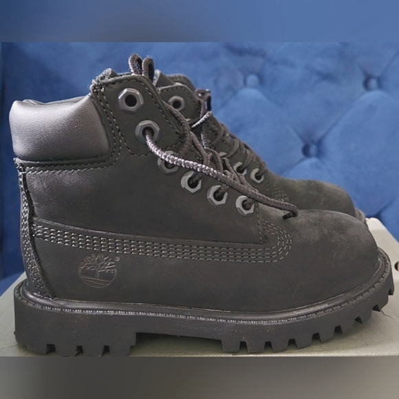 Timberlands from kids sz 9 toddlers NWT - Picture 2 of 4